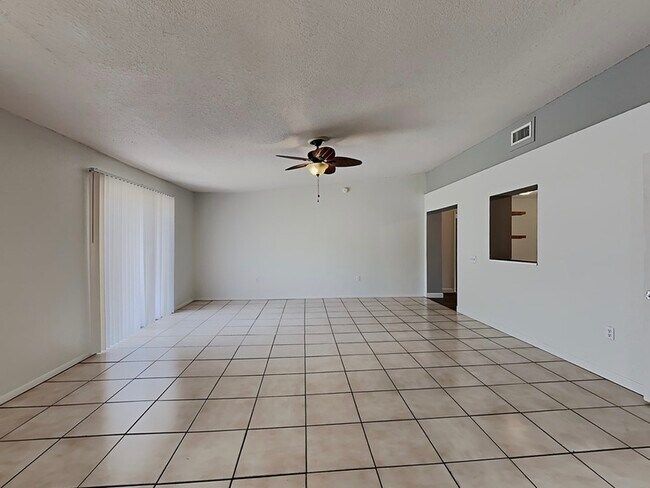 Building Photo - 935 Cedar Cir