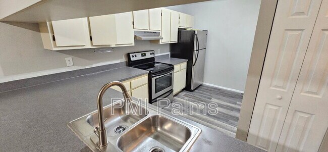 Foto del edificio - 604 Kenwick Cir
