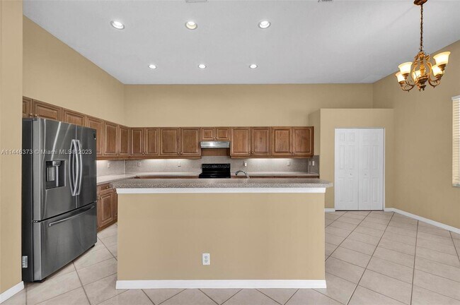 Building Photo - 1636 Blue Jay Cir