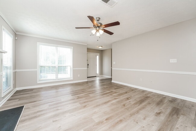 Building Photo - 329 Pebblestone Dr