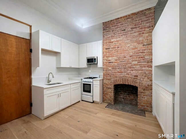 Building Photo - 7 Fairfield Ave