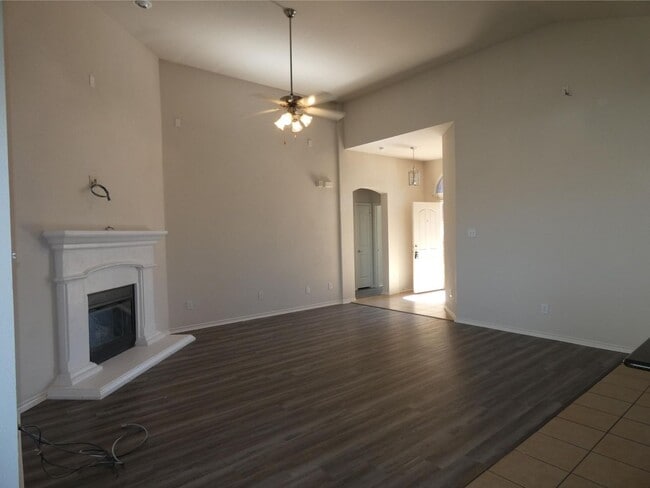 Building Photo - 12853 Danville Dr