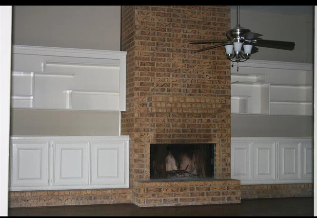 Living room with lots of storage - 4804 Forest Ct