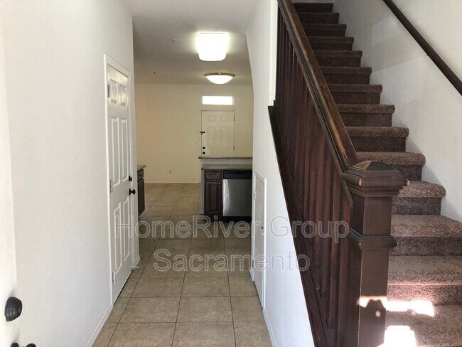 Building Photo - 7460 Garden Meadow Ln