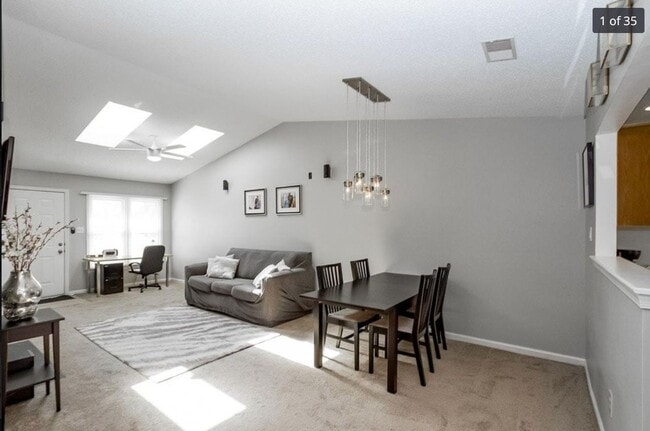 Building Photo - 325 Brisa Dr