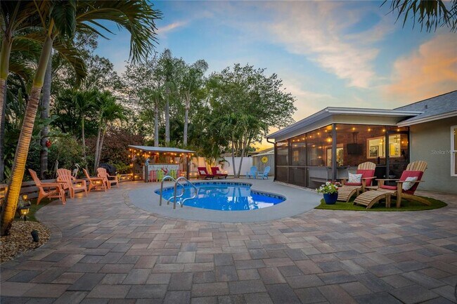 Building Photo - 808 Rustic Oaks Dr