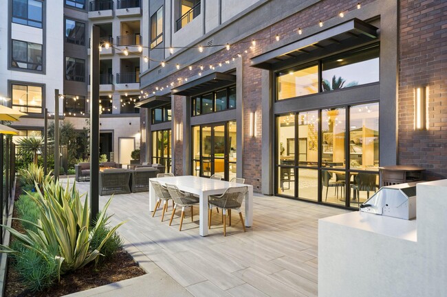 Building Photo - Link OC