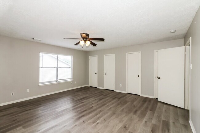 Foto del edificio - 4635 Linden Pl
