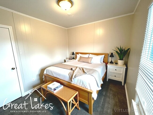Building Photo - Beautiful 2 Bedroom 1 Bathroom now availab...