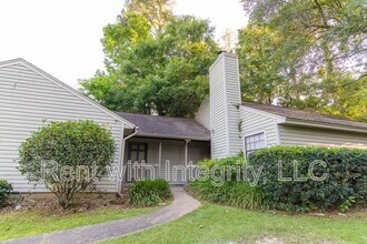 Building Photo - 2201 Hartsfield Rd