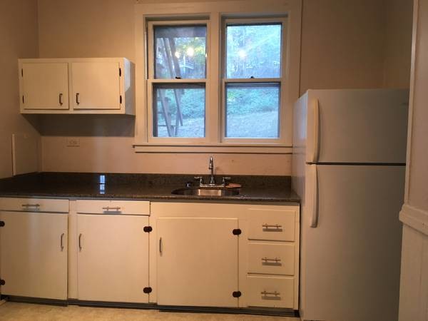 Building Photo - 515 S Cayuga St