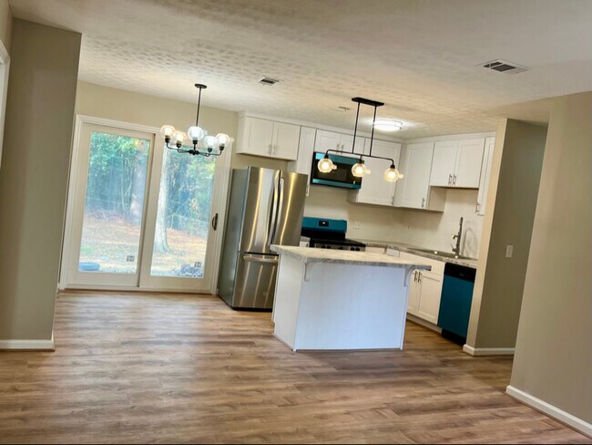 Building Photo - 1705 Floyd Rd