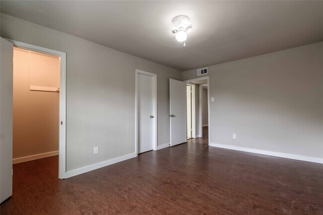 Building Photo - 12046 Beechnut St