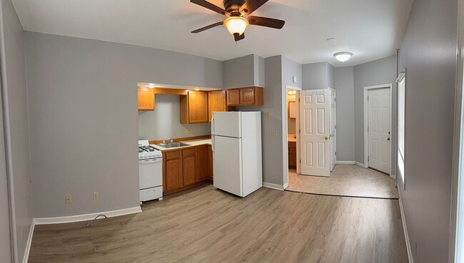 Building Photo - Modern 1 room Studio Corning**no pet dogs**