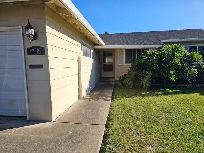 Building Photo - DELIGHTFUL 3 Bed/2 Bath Home in Fremont - ...
