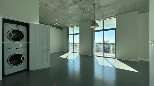 Building Photo - 2100 Van Buren St