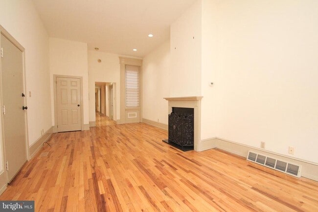 Building Photo - 1513 Green St