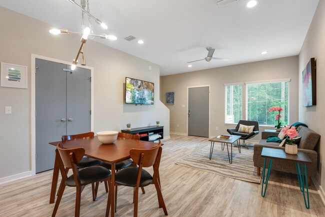Foto del edificio - 823 N Bronough St