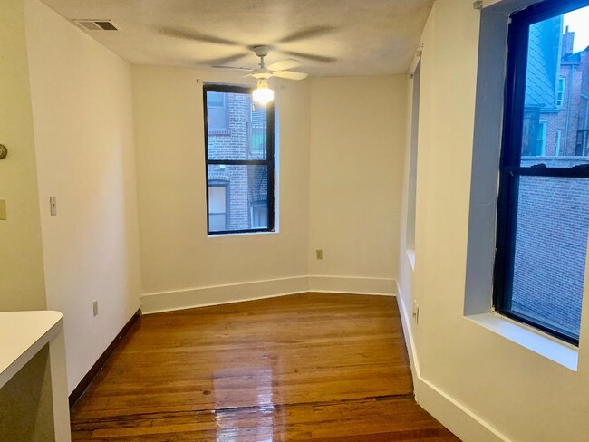 Foto del edificio - 13 Charter St