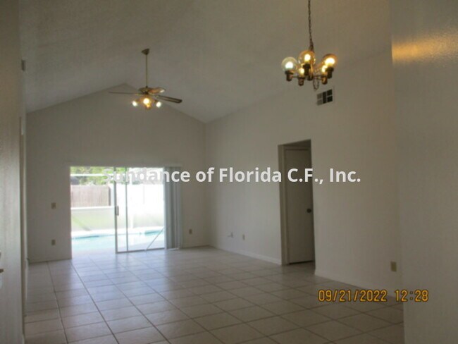Building Photo - Osceola County Pool Home!!