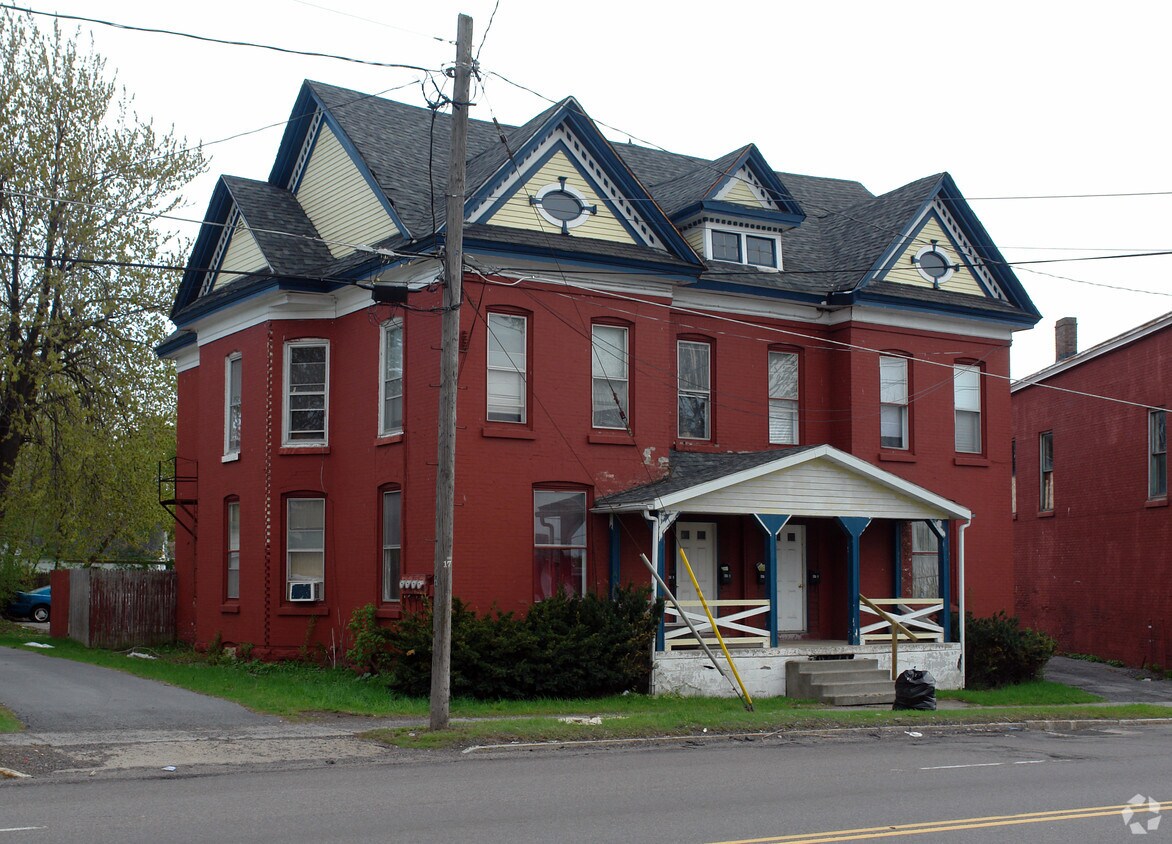 Primary Photo - 445-447 Arsenal St
