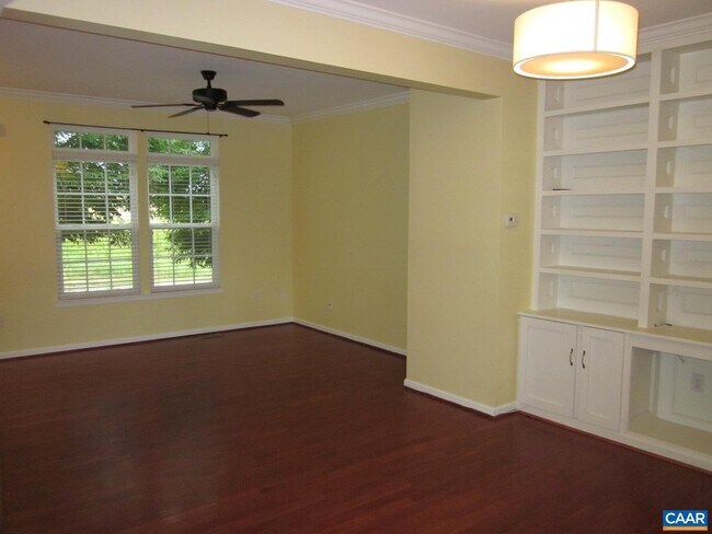 Foto del edificio - 2130 Lockwood Dr