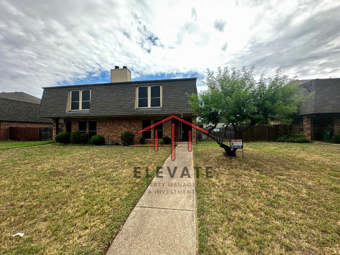 Primary Photo - 1305 Lovell Dr