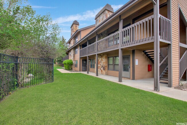 Foto del edificio - 3615 N Wolf Creek Dr