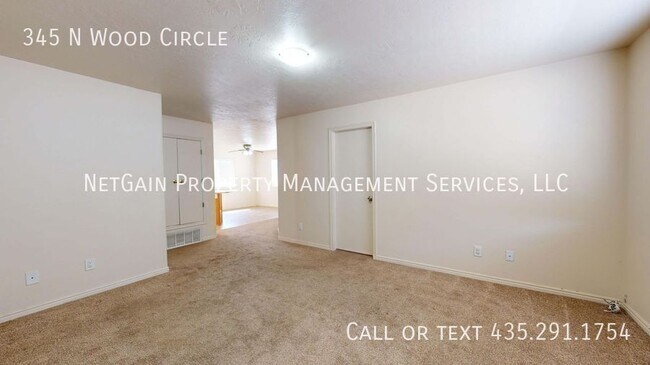 Foto del edificio - 345 N Wood Cir