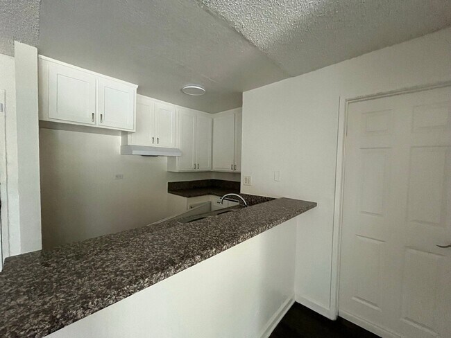 Building Photo - 9010 Tobias Ave