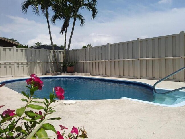 Building Photo - 9867 Boca Gardens Trail