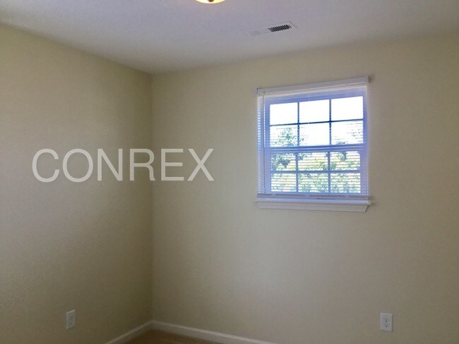 Foto del edificio - 4045 Overcreek Ln