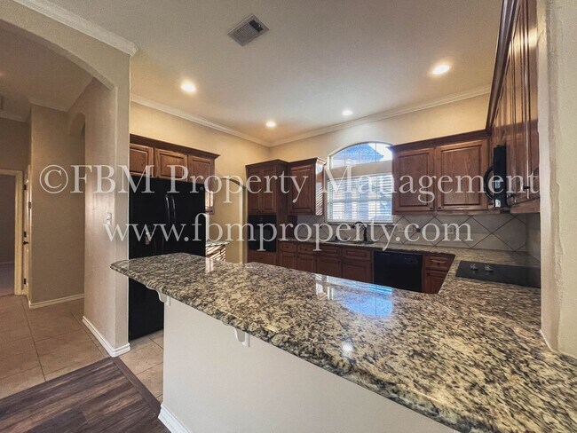 Foto del edificio - 2409 Park Place - Gorgeous 3 Bedroom, 2 Ba...