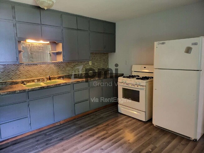 Foto del edificio - 1425 S Fairview Ave