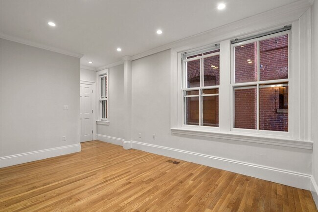 Foto del edificio - 244 Beacon St
