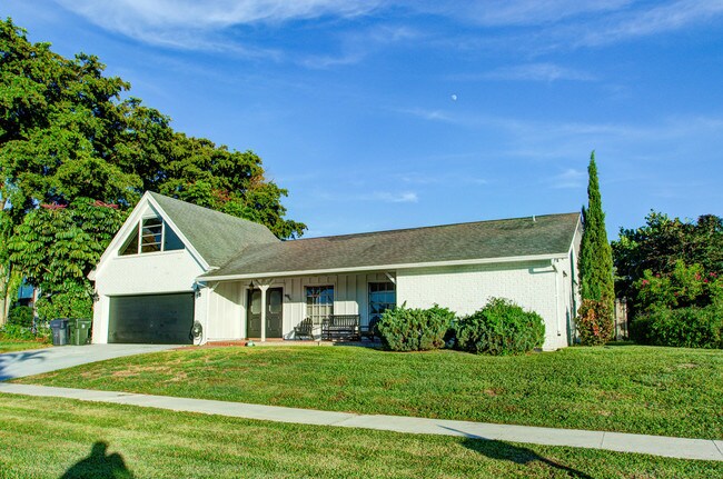 Building Photo - 12893  Guilford Circle