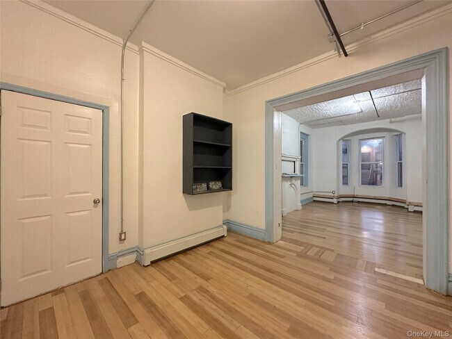 Building Photo - 56 Dubois St