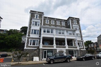 Building Photo - 75 N Main St