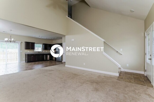 Foto del edificio - 4 Bedroom Pet-Friendly Home in Louisville, KY with Main Street Renewal