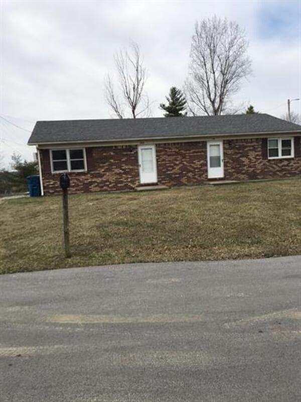 Primary Photo - 100 Lilly Dr