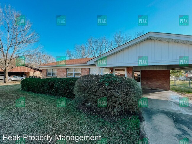 Building Photo - 3 br, 1 bath House - 202 Starlite Dr