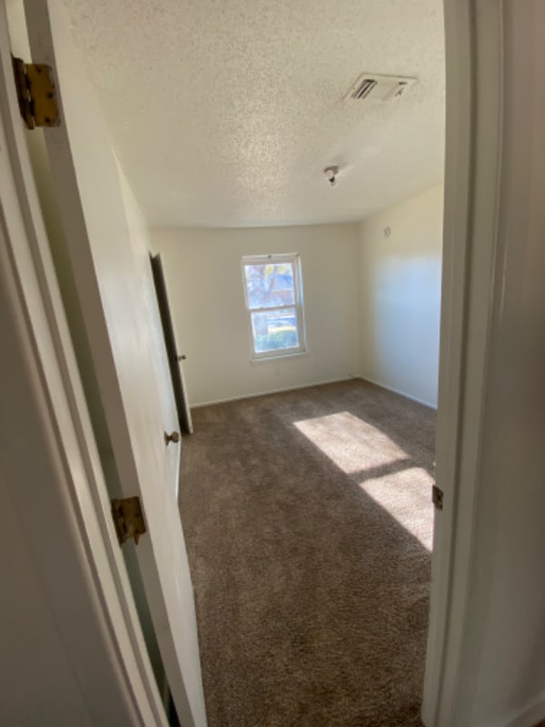 Foto del edificio - 1110 S Cedar St