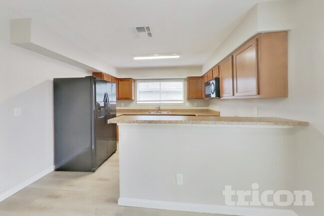 Building Photo - 14831 Waterside Dr