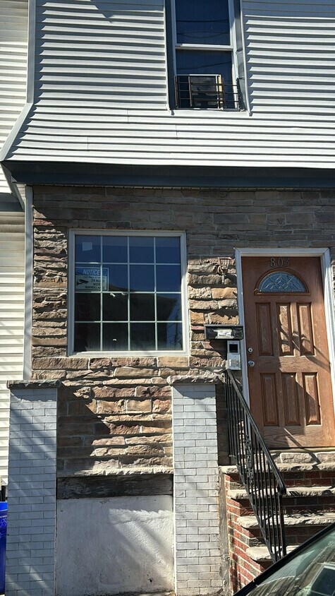 Primary Photo - 803 S 16th St