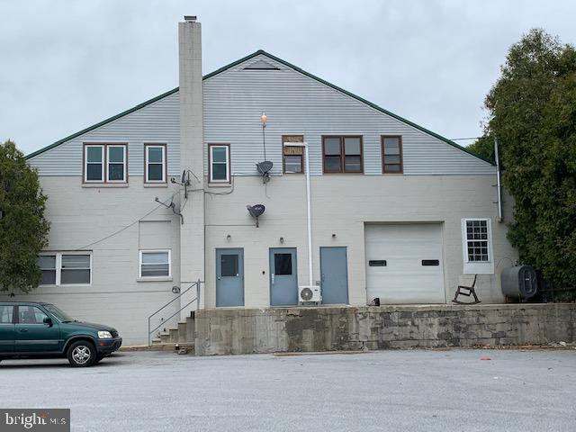 Foto del edificio - 732 COMMERCIAL Ln