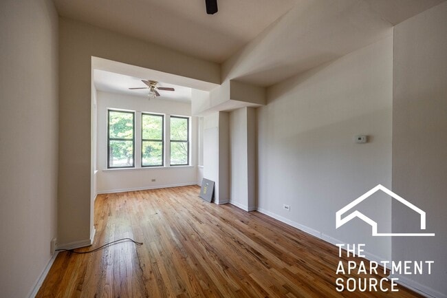 Foto del edificio - 2319 N Kedzie Blvd