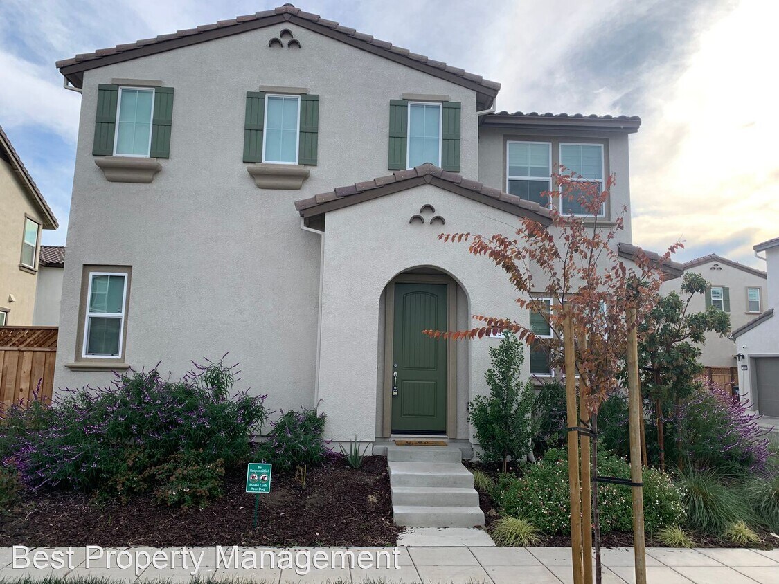 3 br, 2.5 bath House 254 E Lawson Ave House Rental in Tracy, CA