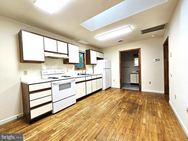 Foto del edificio - 809 Hanson St