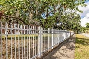 Building Photo - 519 Norwich St