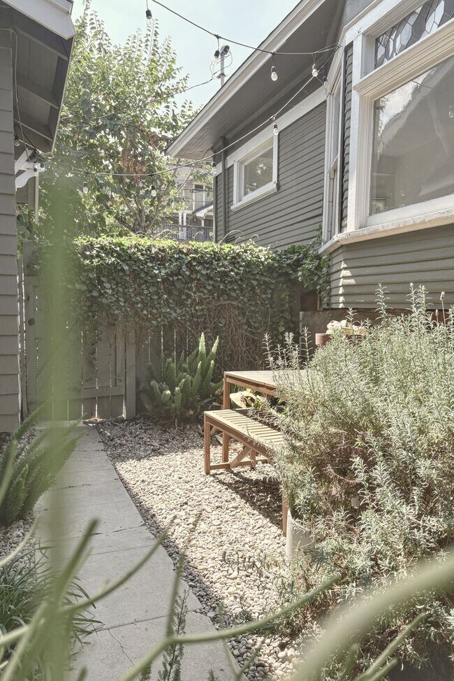 Foto del edificio - 1385 Allison Ave